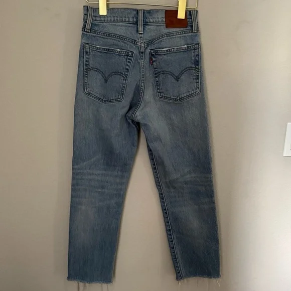 Levi's Wedgie Straight Leg Raw Hem Cropped Rough Tide Jeans Women’s size 26 - Picture 6 of 16